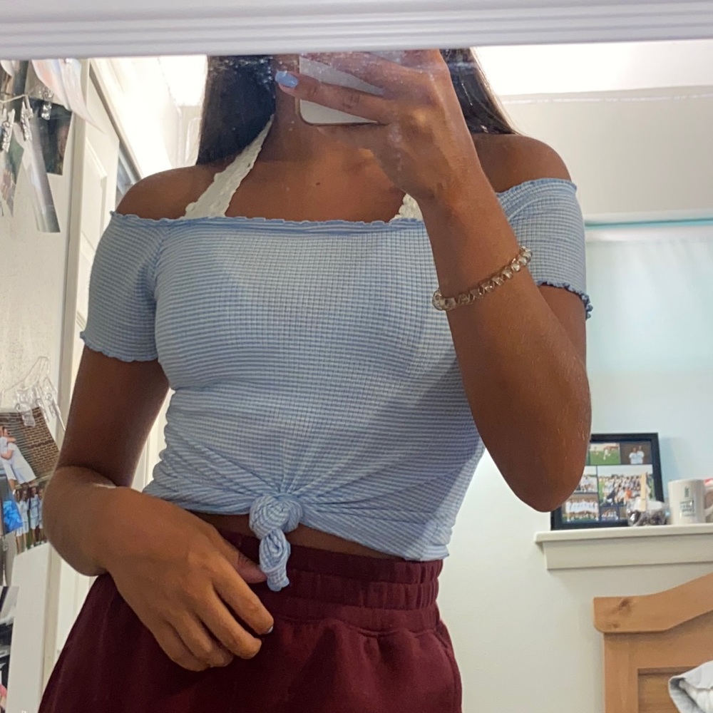 Pacsun off-the-shoulder crop top